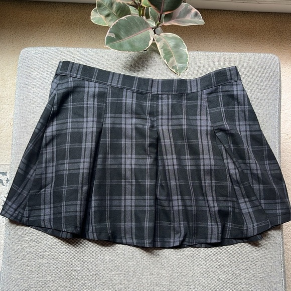 Harry Potter Plaid Skirt with snap button closures, Size: XL - Picture 13 of 17